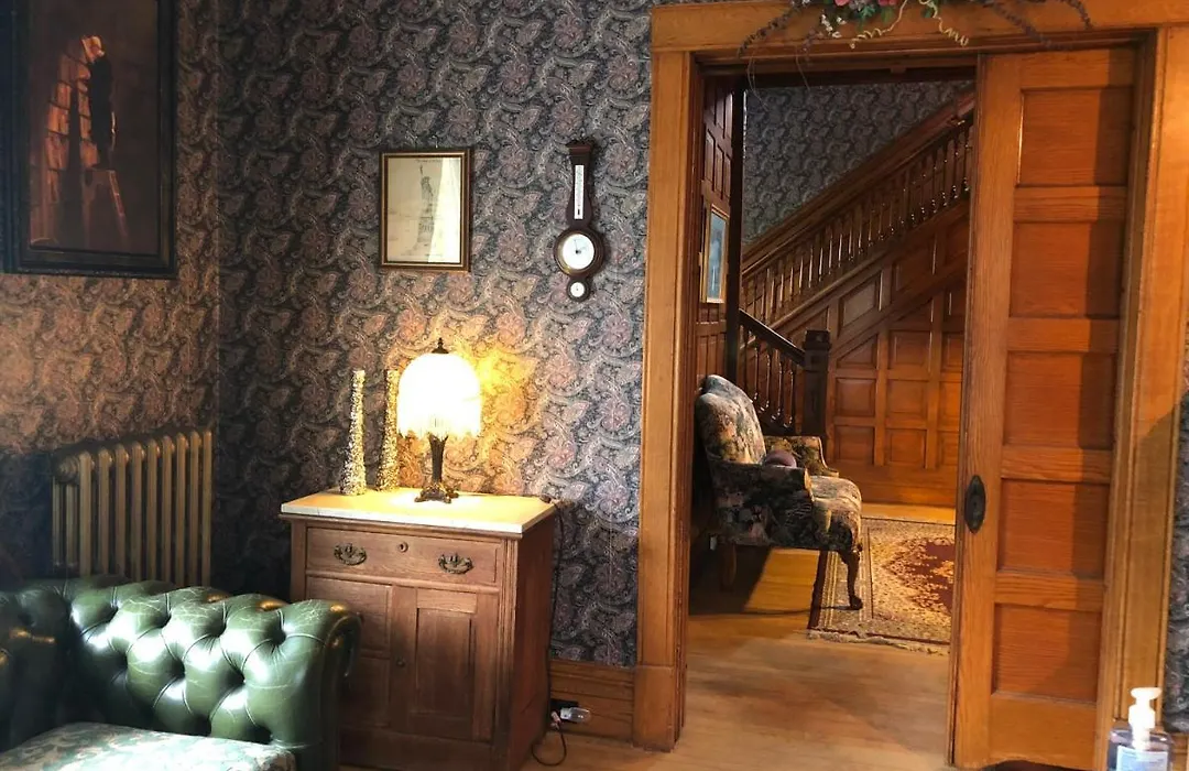 The Pembrooke Inn-1